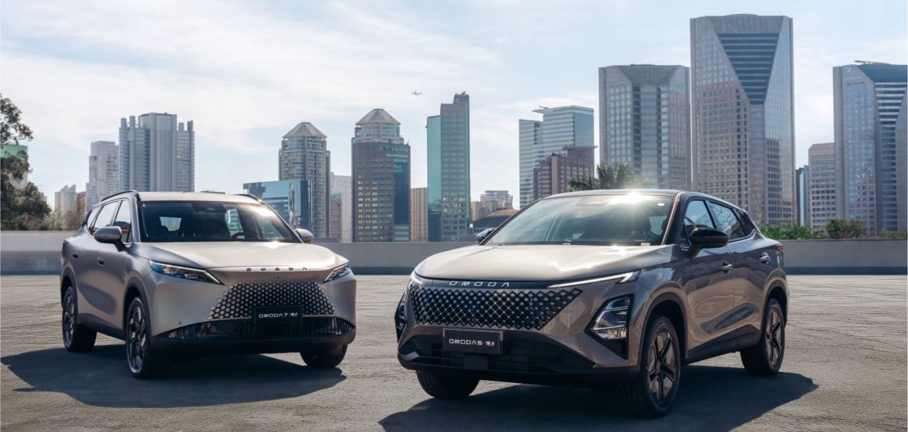 Omoda & Jaecoo anuncia 3 lançamentos de carros em 2026 e avança planos para fábrica no Brasil